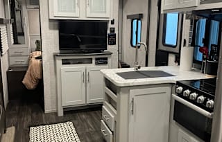 Family friendly RV with 2 A/Cs