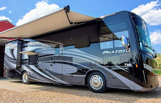 2021 Thor Palazzo 33.5 Bunkhouse