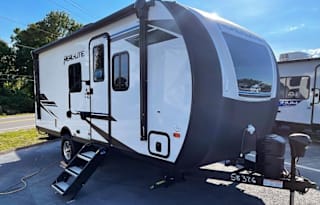 M and R RVs NEW Palomino real lite Rl189