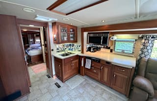 2005 Winnebago Horizon 40A