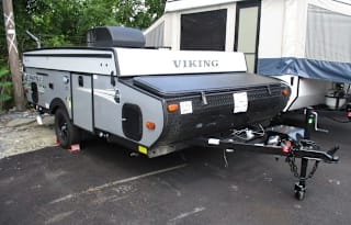 2020 21' Viking Epic Series 2108ST, A/C, toilet