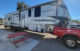 2021 Crossroads Volante- Sleeps 9!