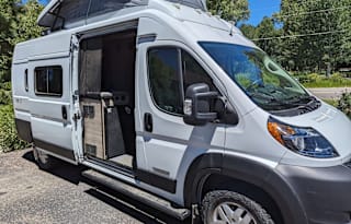 GunniVan - 2021 Winnebago Solis 59PX