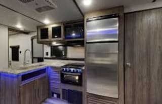 2022 CrossRoads RV Zinger Lite ZR270BH