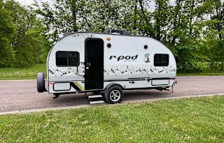 Stylish, compact camper, sleeps 4, lots of options