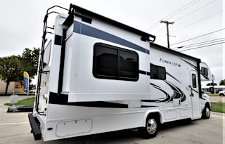 Keurig onboard !!  Spacious & Cozy RV Sleep 6