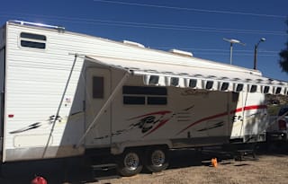 2005 28ft Toy Hauler Large Garage Pets ok free gen