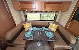 Winnebago Spirit | Cozy Class C RV with 3 slides