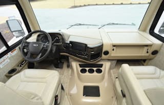 2020 Thor Motor Coach Miramar 35.2