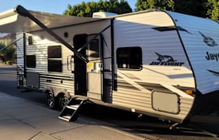 2022 Jayco Jay Flight SLX lightweight and sleeps 8