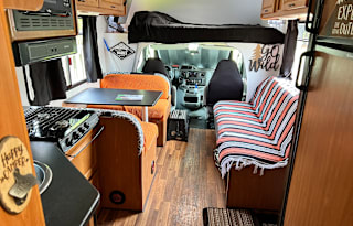 The Betty - 2017 Thor Motor Coach Four Winds 28A