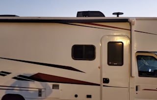 2019 Winnebago Outlook 27D