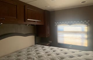 2016 Thor Motor Coach Hurricane 34J