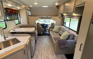 2024 Thor Motor Coach - Coleman 32CM