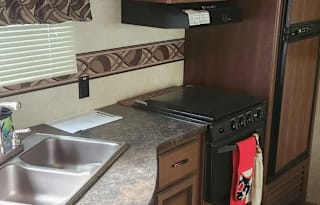 2012 CrossRoads RV Zinger ZT28BH