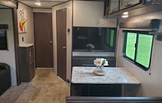 The Dual Door Memory Maker- A Very Trendy, Comfortable, Dog friendly 2020 Aspen Trail by Dutchmen. Winegard WIFI Signal Enhancer and Satellite Enhancer Included -  Additional Upgrade Options Available!