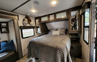 2020 Coleman Light **Fully Stocked**