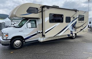 Looks Brand New! RV Rental Lifetime Experience
