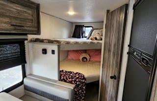 Platinum FSX - Lightweight Family Camper - "ROXY"