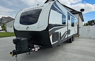 NEW 2022 Venture Stratus