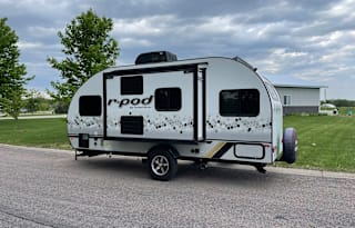 Stylish, compact camper, sleeps 4, lots of options