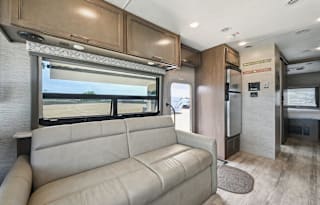 2022 Thor Freedom Traveler A32: Spacious Class A