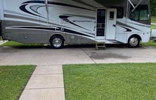 2011 Thor Motor Coach Windsport 32V