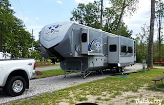 Glamping YOLO   2016 Open Range RV  38RGR