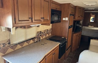 Adventure The 2014 Thor Motor Coach Windsport 34E