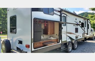 Outdoor Kitchen & Bunk Room! Sleeps 8+