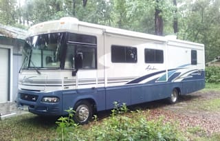 2003 Winnebago Winnebago Adventure----Happy Day's