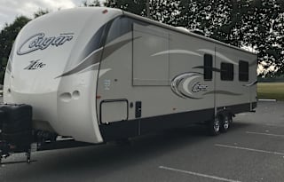 2018 Cougar 33mls
