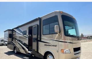 2011 Four Winds RV Hurricane 32A