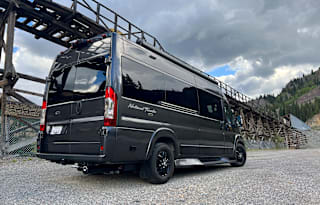 2020 Regency National Traveler FULL OFF-GRID