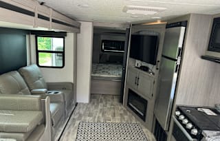 2023 Dutchmen RV Kodiak Ultimate 3021RBDS