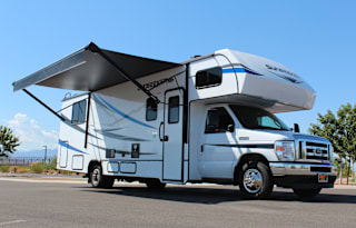 Home2Go - 2022 Forest River Sunseeker LE 2850SLE