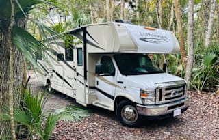 Pocket-Friendly Paradise: Spacious + 125 Miles