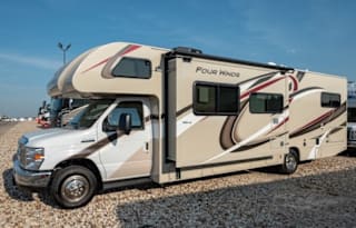 29-Luxury Thor 10 Sleeper w 3 Bunks! 2 Slides-WiFi