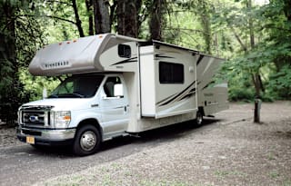 2017 Winnebago Minnie Winnie 31G