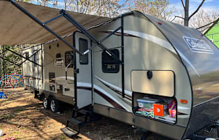2017 Dutchmen RV Coleman Light 3015BH