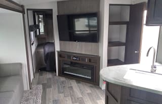 2021 Keystone - Sleeps 8-9