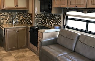 2018 Thor Motor Coach Windsport 31Z