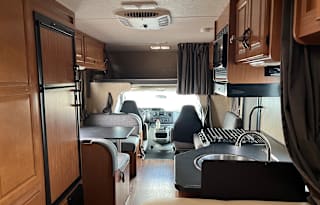 2017 Thor Motor Coach Axis 25.1