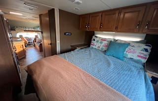 Thor Motor Coach Four Winds 31W