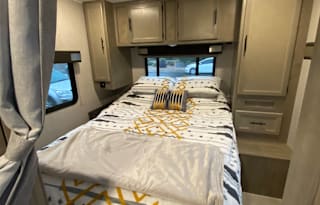 2021 Coachmen RV Freelander 27QB Ford 350