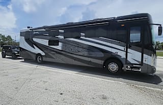 Hit The Road In This Family Friendly Berkshire XL