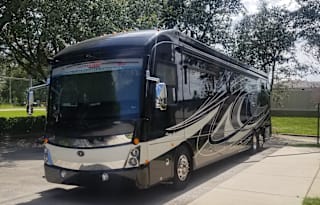 2019 American Coach Dream 42B