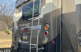 2010 Damon Challenger 371