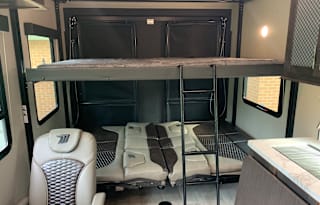 2022 Grand Design Momentum G-Class 21G