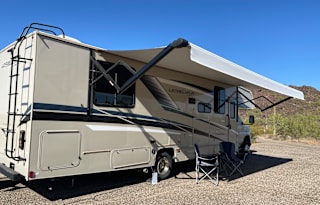 2022 Coachmen RV Leprechaun Premier 319MB Ford 450